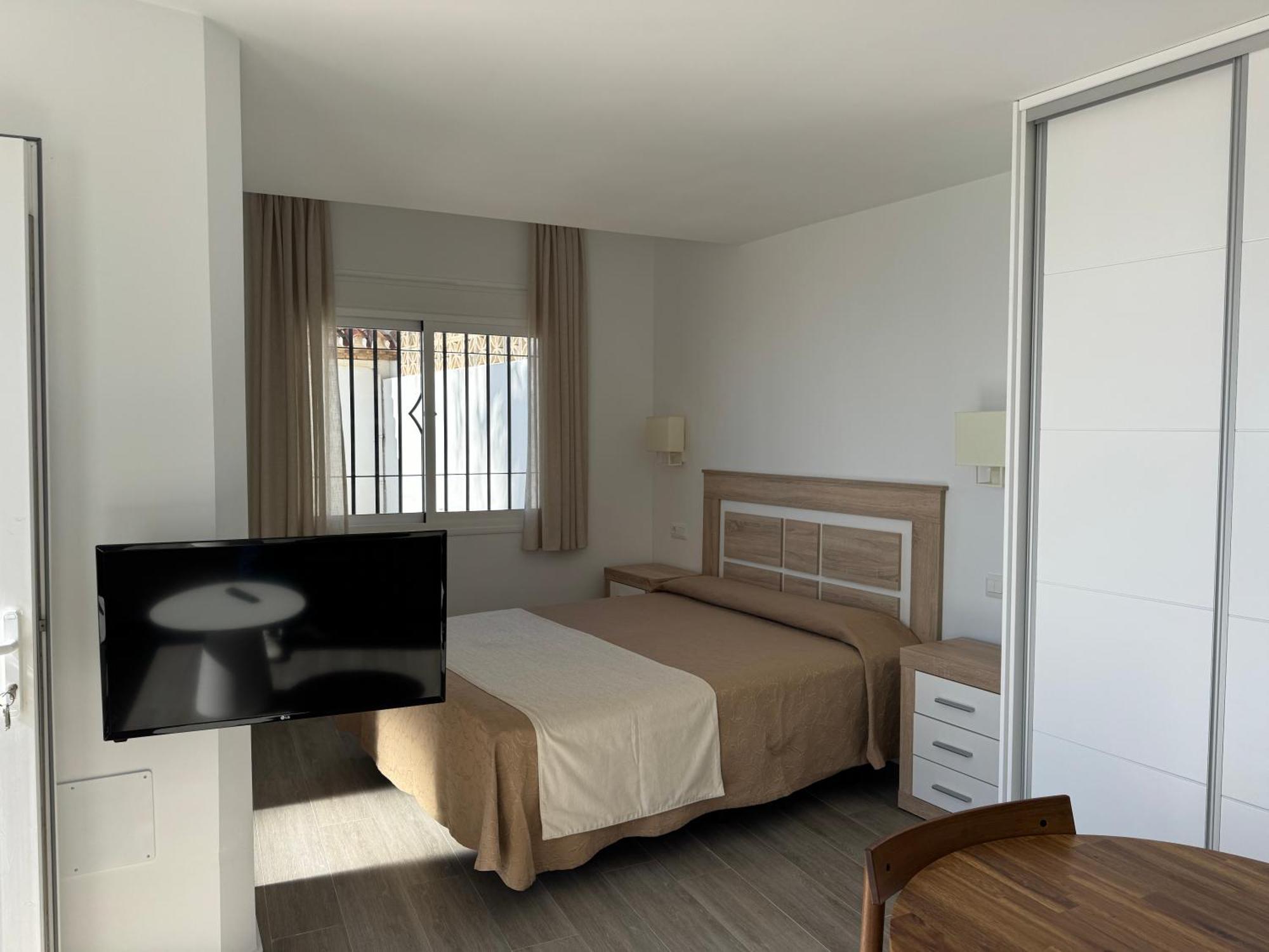 Apartamentos Perla Marina ネルハ エクステリア 写真