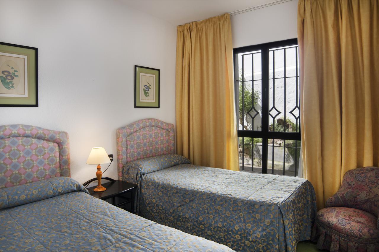Apartamentos Perla Marina ネルハ エクステリア 写真