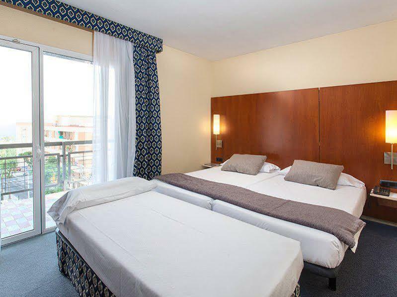 Apartamentos Perla Marina ネルハ エクステリア 写真